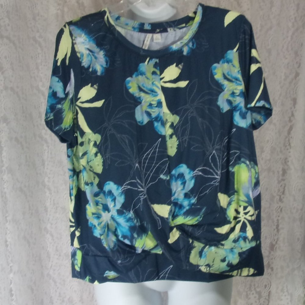 Live Well Navy Blue Floral Print Active Leisure Exercise Knit Top NWT Si…